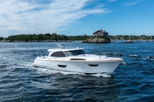 Matterhorn White 50ft ECLIPSE Yacht For Sale