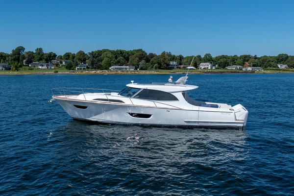 Matterhorn White 50ft ECLIPSE Yacht For Sale
