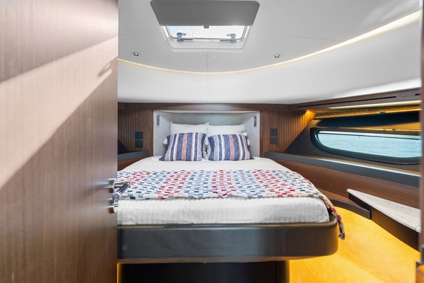 Matterhorn White 50ft ECLIPSE Yacht For Sale