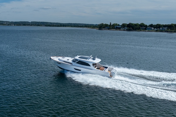 Matterhorn White 50ft ECLIPSE Yacht For Sale
