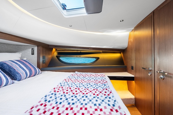 Matterhorn White 50ft ECLIPSE Yacht For Sale