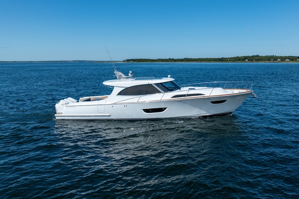 Matterhorn White 50ft ECLIPSE Yacht For Sale