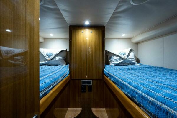 2012 Viking 42