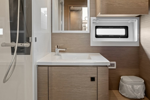2024 Fountaine Pajot 44