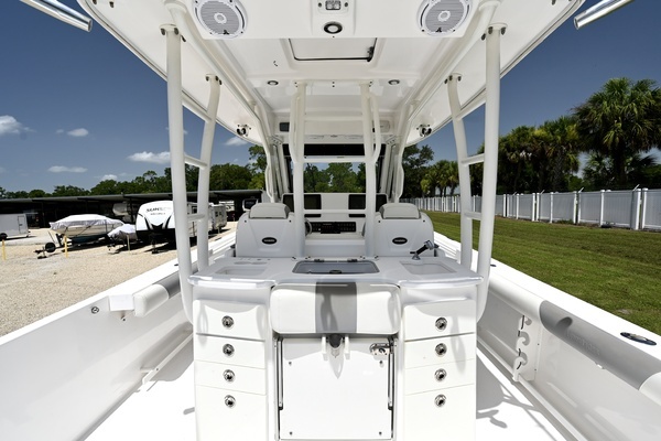 2017 Everglades 35