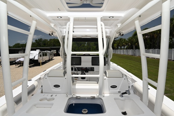 2017 Everglades 35