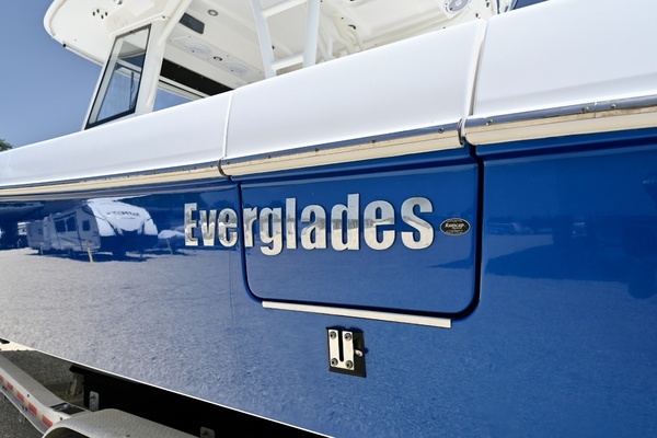 2017 Everglades 35