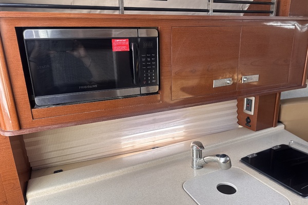 27ft Sea Ray Yacht For Sale