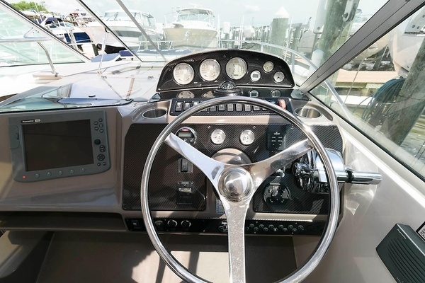 Photo of the 2007 Rinker 420 Express Cruiser "West Wing"