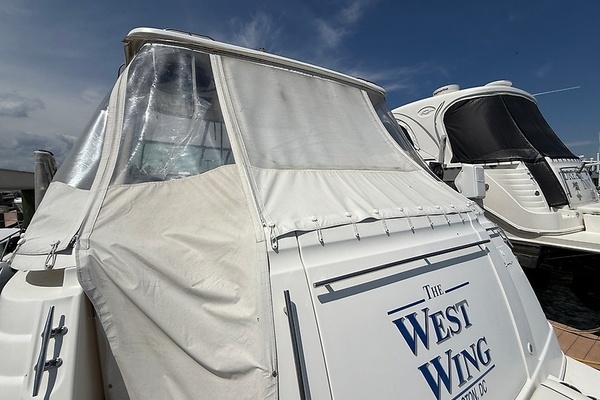 Photo of the 2007 Rinker 420 Express Cruiser "West Wing"