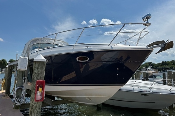 Photo of the 2007 Rinker 420 Express Cruiser "West Wing"