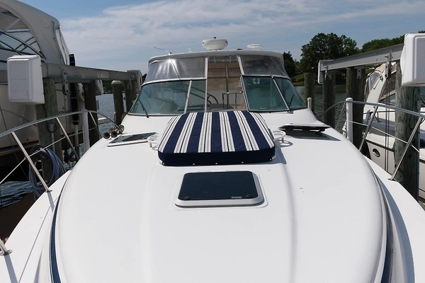 Photo of the 2007 Rinker 420 Express Cruiser "West Wing"