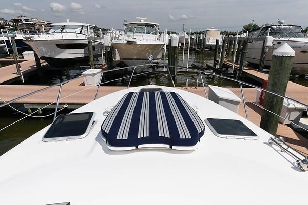 Photo of the 2007 Rinker 420 Express Cruiser "West Wing"
