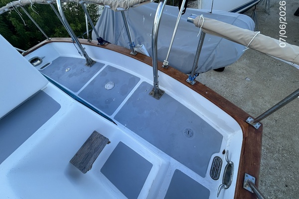 36' Monk aftdeck2