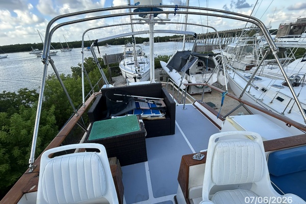 36' Monk flybridge aft