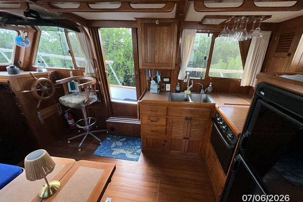 36' Monk salon starboard