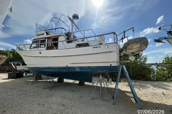 36' Monk port aft profile