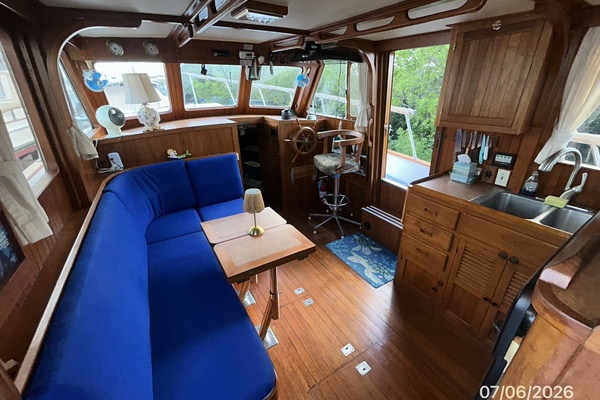 36' Monk salon forward