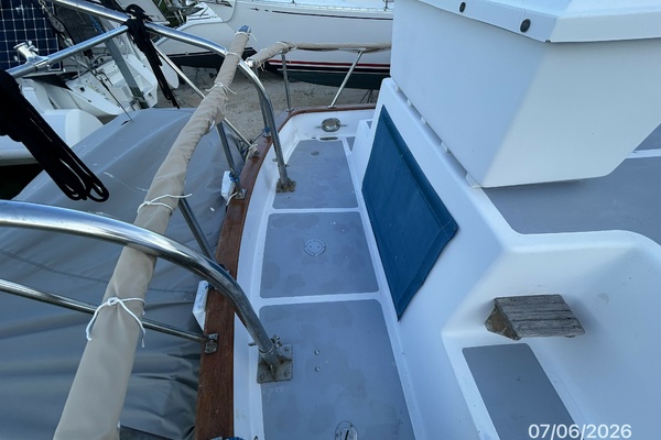 36' Monk aftdeck port