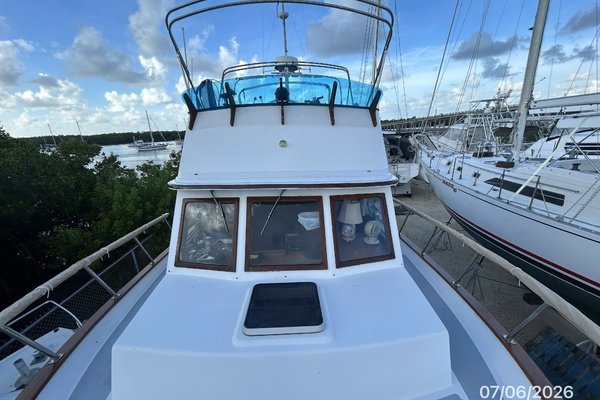36' Monk foredeck aft