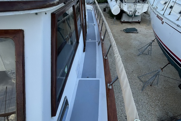 36' Monk port side deck1