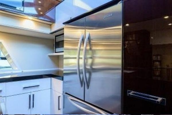 2012 Lazzara Yachts 95