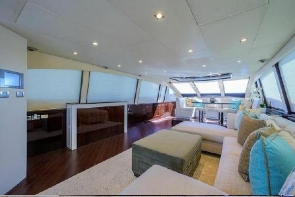 2012 Lazzara Yachts 95