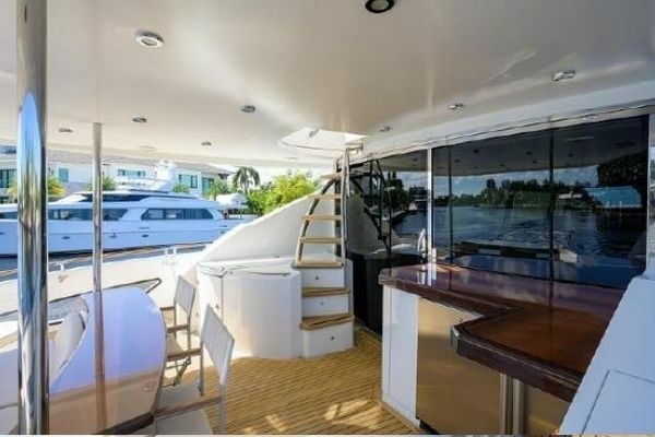 95ft Lazzara Yachts Yacht For Sale