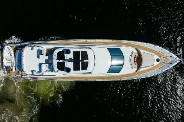 2012 Lazzara Yachts 95