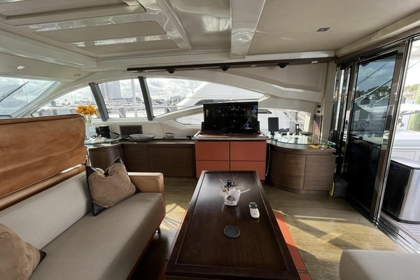2008 Azimut 62