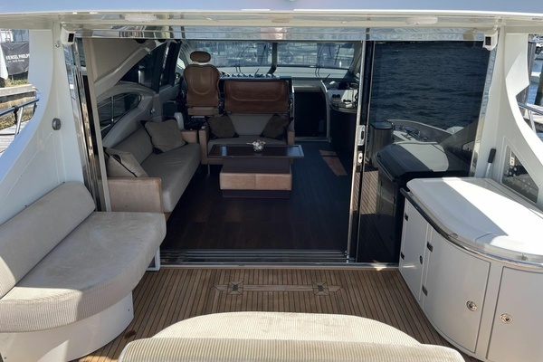 2008 Azimut 62