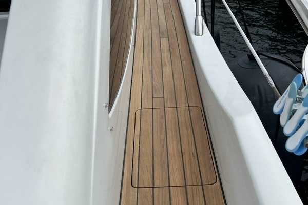 2008 Azimut 62