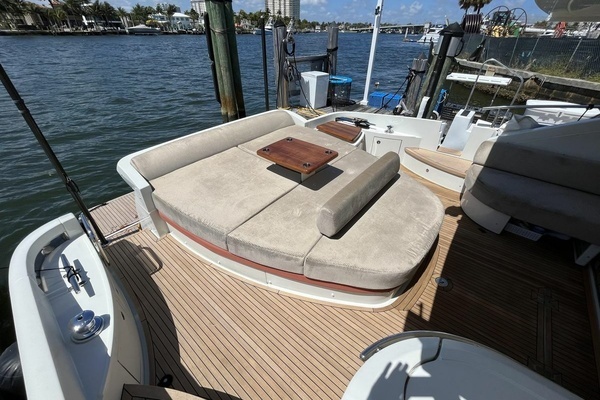 2008 Azimut 62