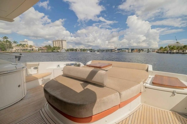 2008 Azimut 62