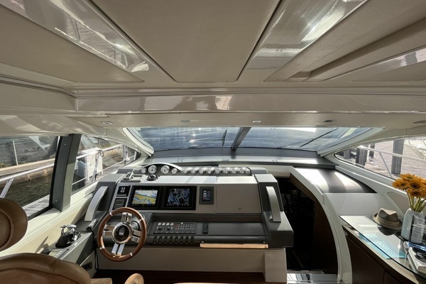 2008 Azimut 62