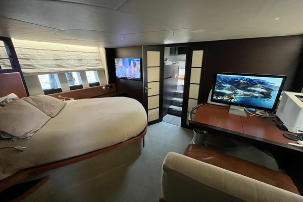 2008 Azimut 62