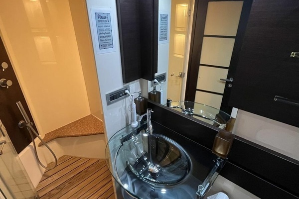 2008 Azimut 62