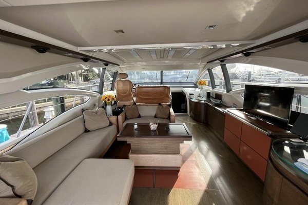 2008 Azimut 62
