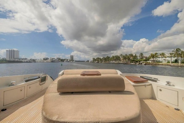 2008 Azimut 62