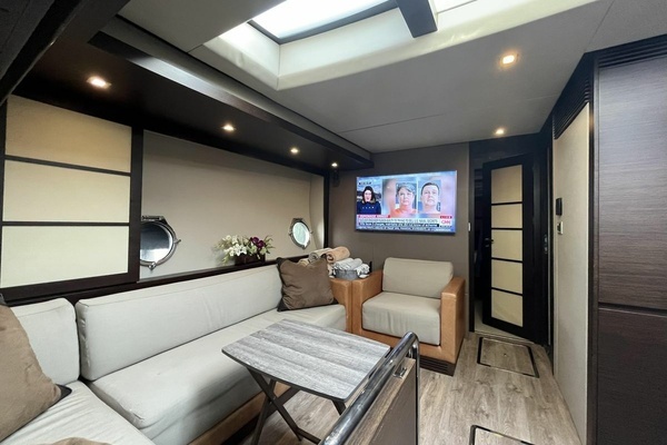 2008 Azimut 62