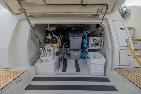 2008 Azimut 62