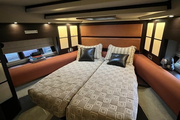 2008 Azimut 62