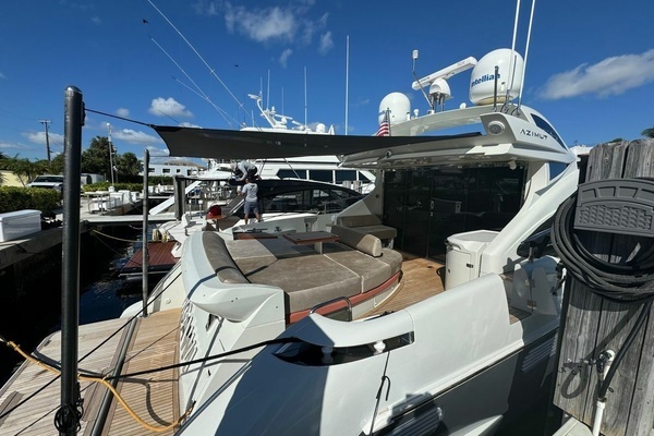 2008 Azimut 62