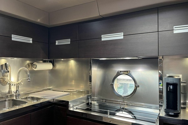 2008 Azimut 62