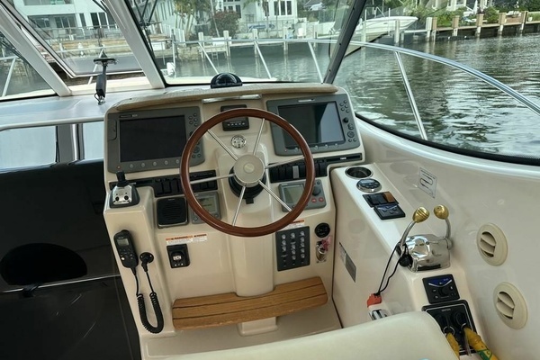 Photo of the 2008 Tiara Yachts 3500 Sovran