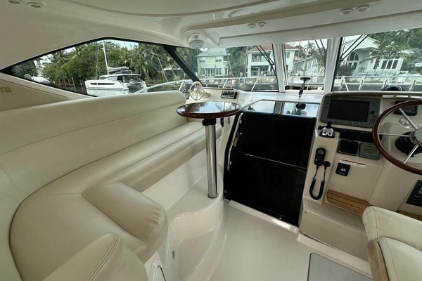 Photo of the 2008 Tiara Yachts 3500 Sovran