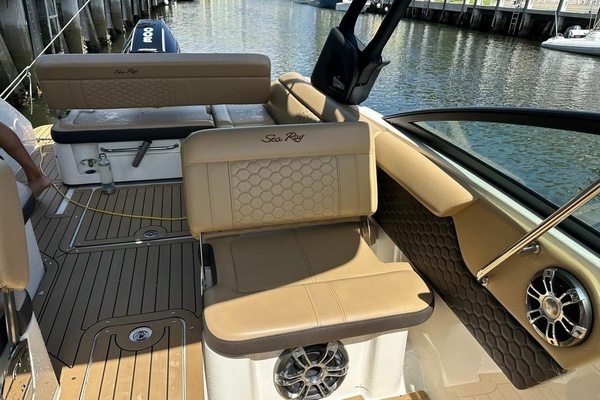 25ft Sea Ray Yacht For Sale