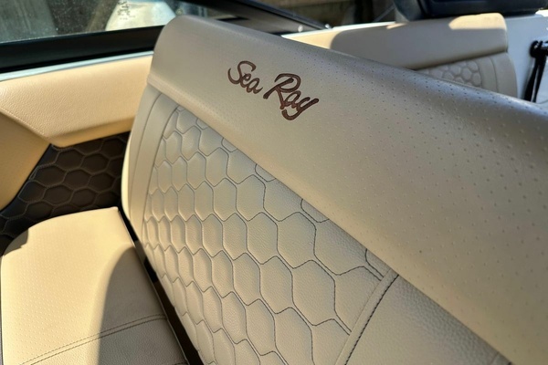 25ft Sea Ray Yacht For Sale