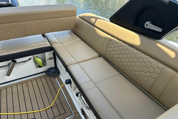 25ft Sea Ray Yacht For Sale