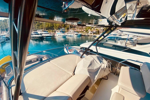 52ft Cranchi Yacht For Sale